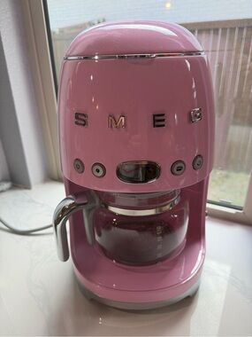 SMEG Pink Drip Coffee Maker - Retro Design
